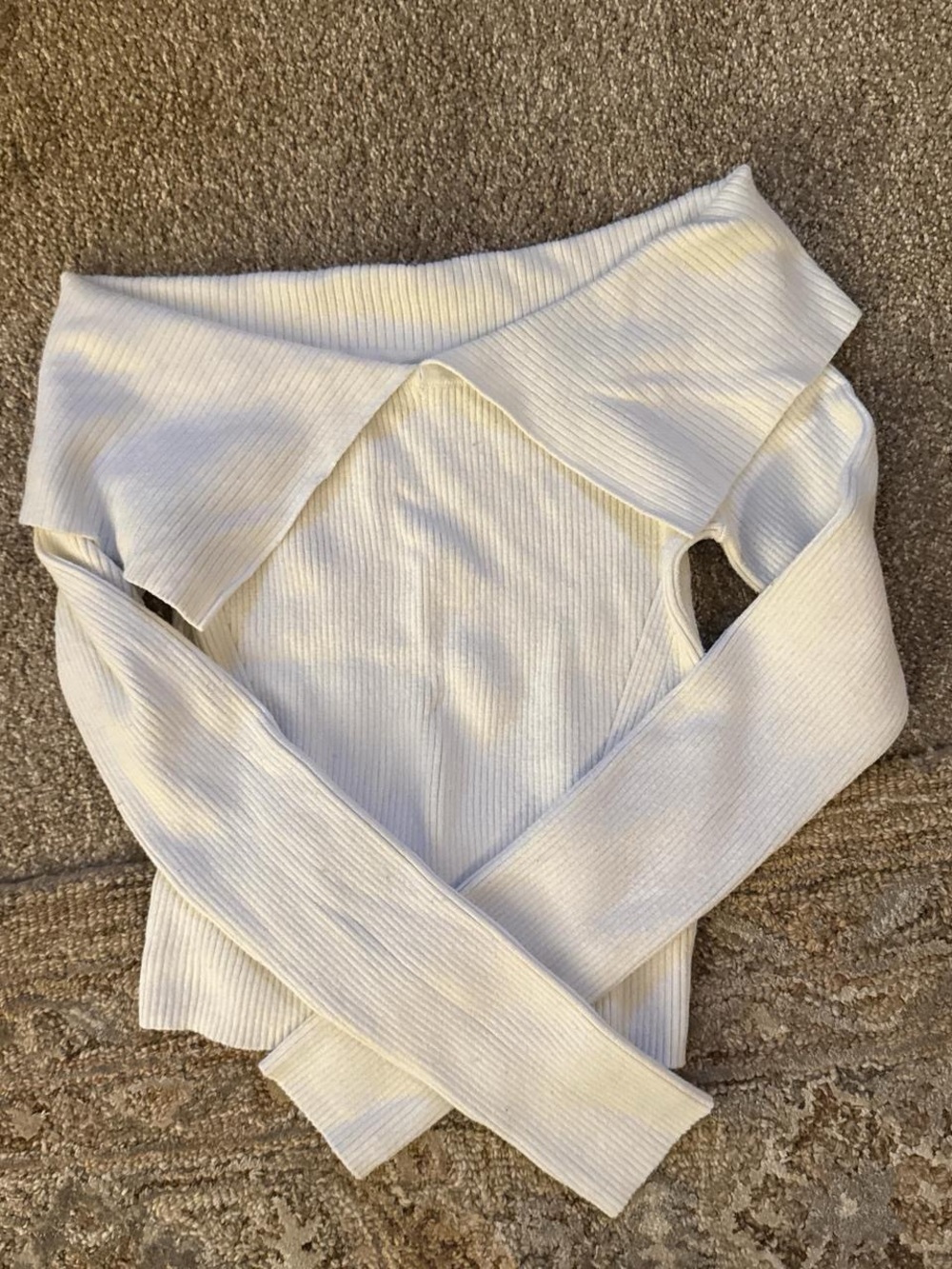Abercrombie & Fitch Off-the-Shoulder Ribbed Sweater - Cream